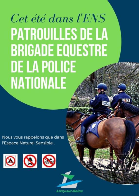 Affiche Patrouille de la brigade équestre dans l'ENS
